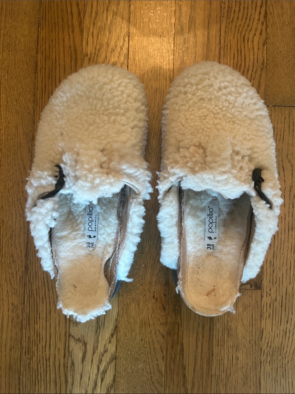 Birkenstock Papillo Womens Cream Shearling Slip-On Clogs